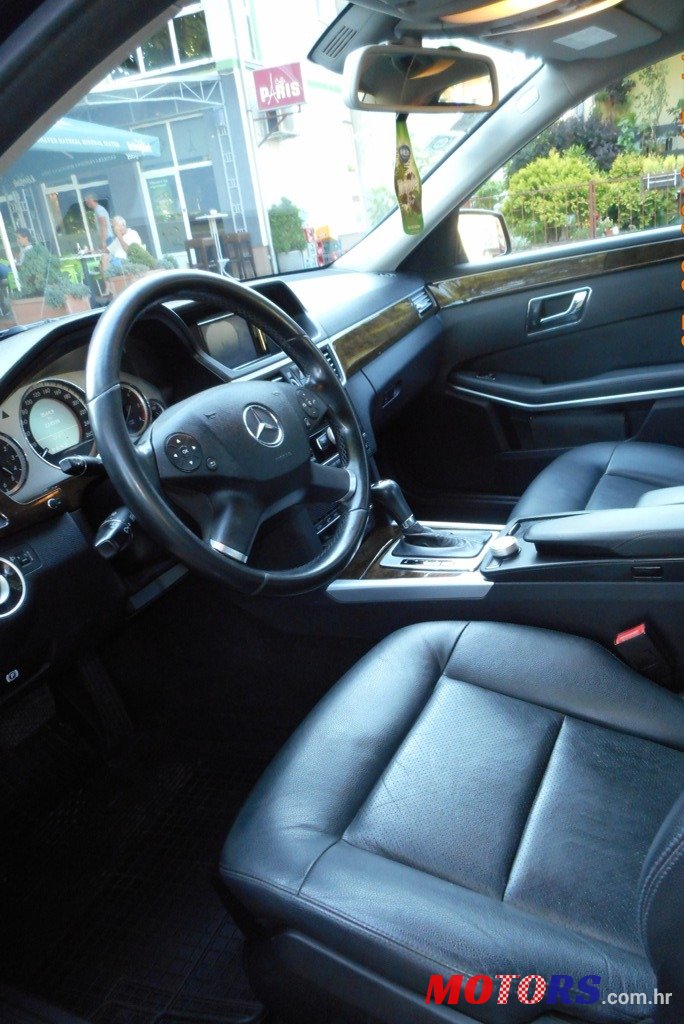 2010' Mercedes-Benz 200E CDI photo #4