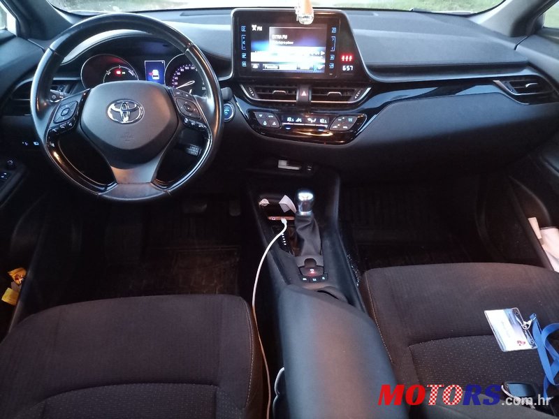 2019' Toyota C-HR 1,8 photo #6