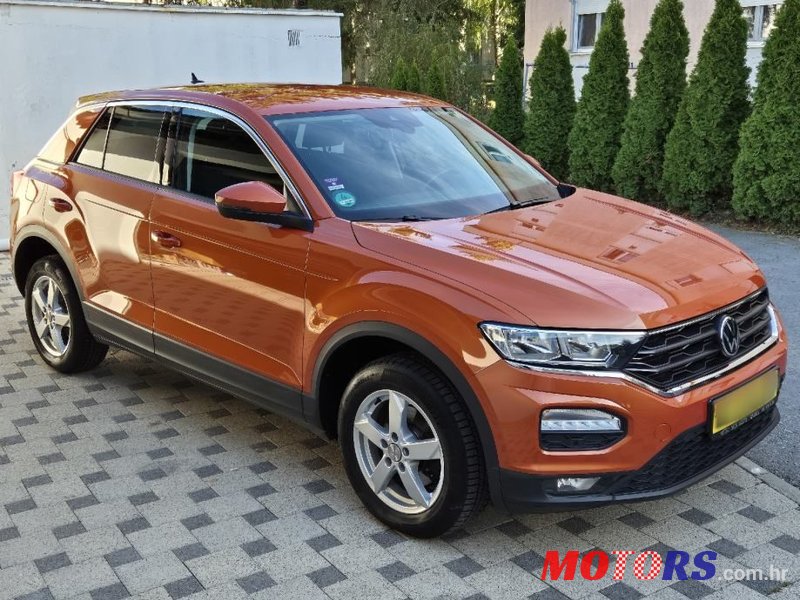 2020' Volkswagen T-Roc 1.6 Tdi photo #3