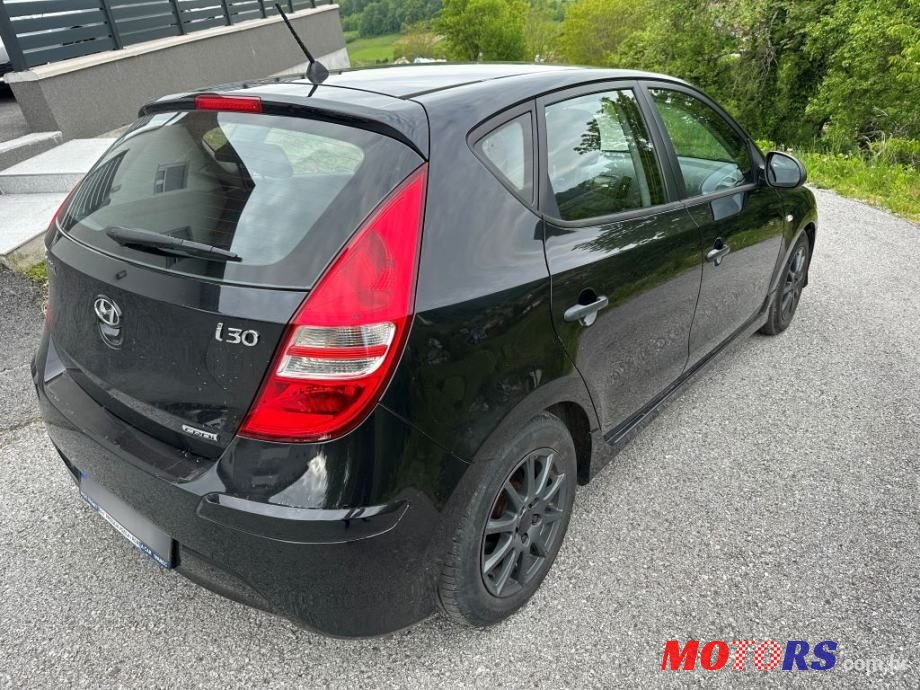 2010' Hyundai i30 photo #6