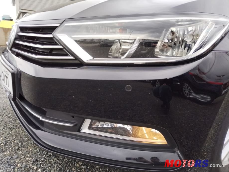 2016' Volkswagen Passat Variant photo #5