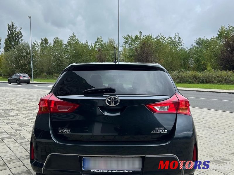 2014' Toyota Auris 2,0 D-4D photo #3