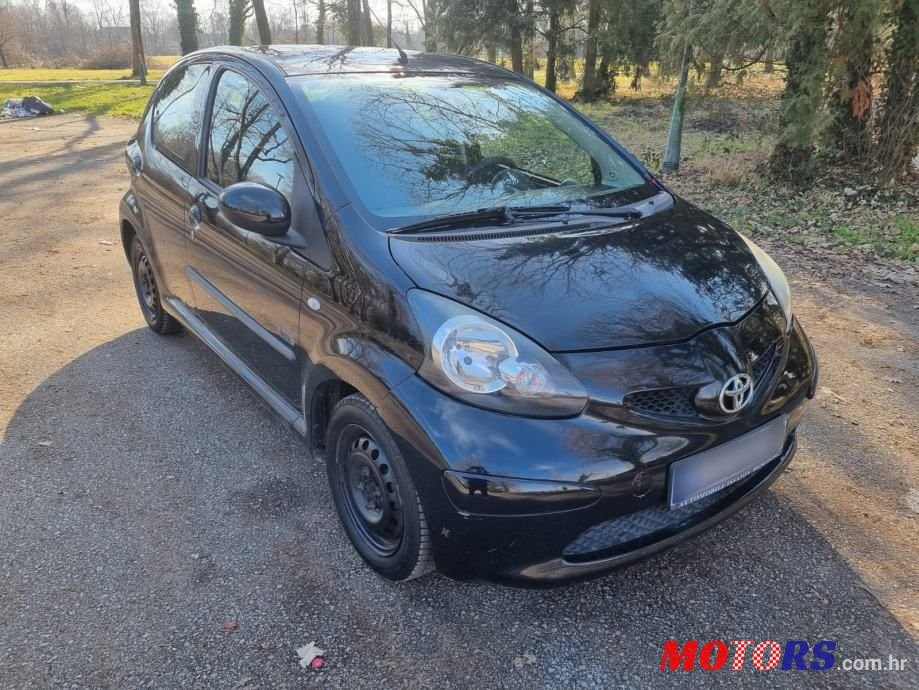 2006' Toyota Aygo 1,0 Vvt-I photo #4