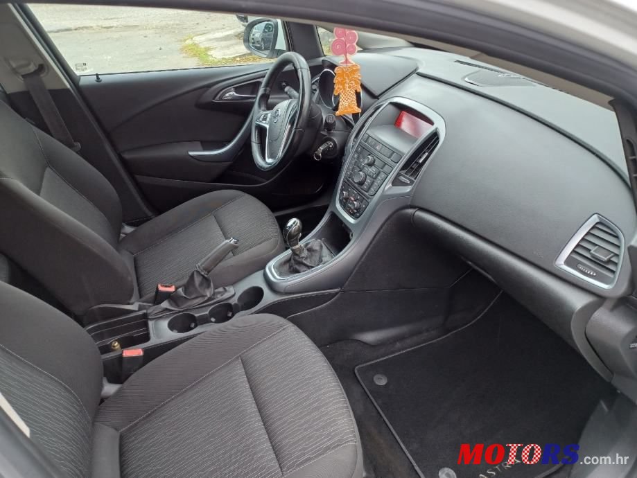 2014' Opel Astra 1,4T photo #6