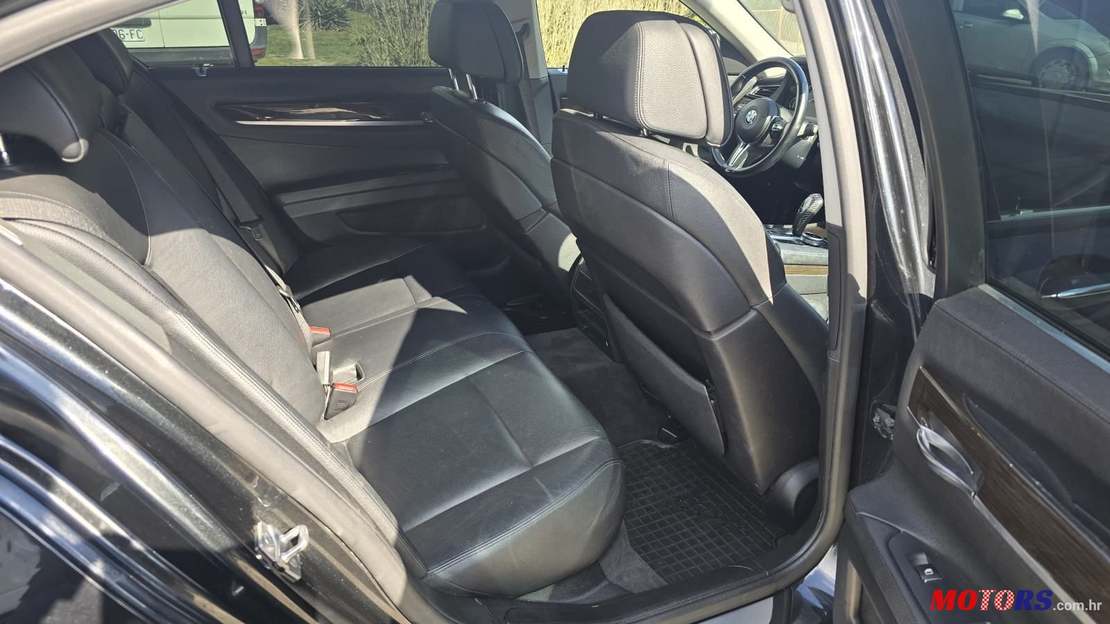 2011' BMW Serija 7 740D photo #4