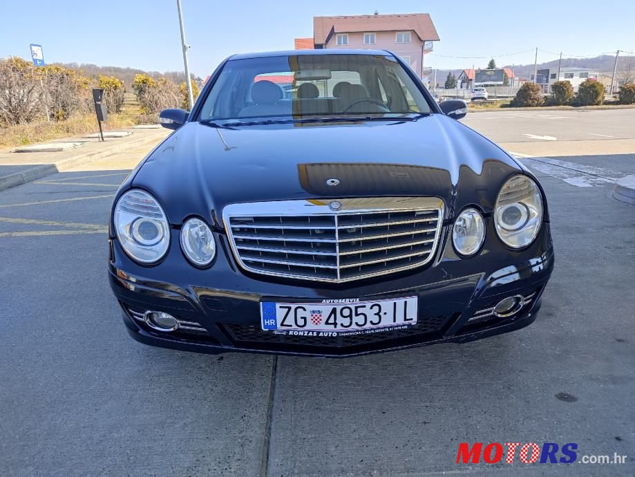 2003' Mercedes-Benz E-Klasa photo #2