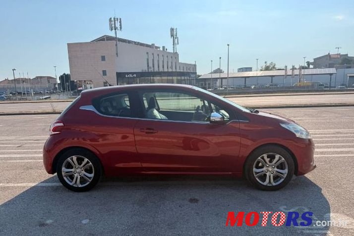 2015' Peugeot 208 1,6 E-Hdi photo #5