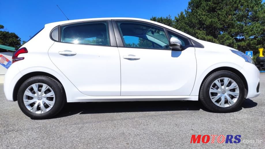 2017' Peugeot 208 photo #3