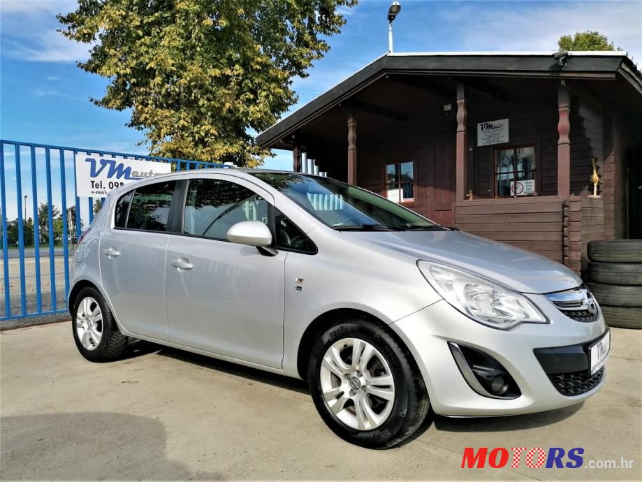 2012' Opel Corsa photo #2