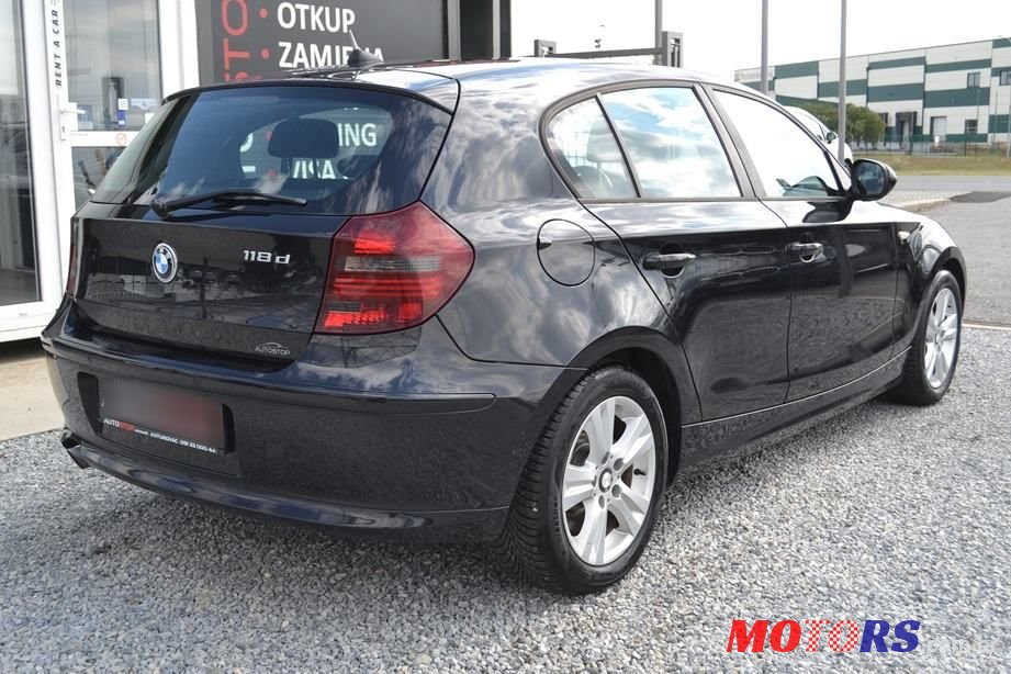 2011' BMW Serija 1 118D photo #6