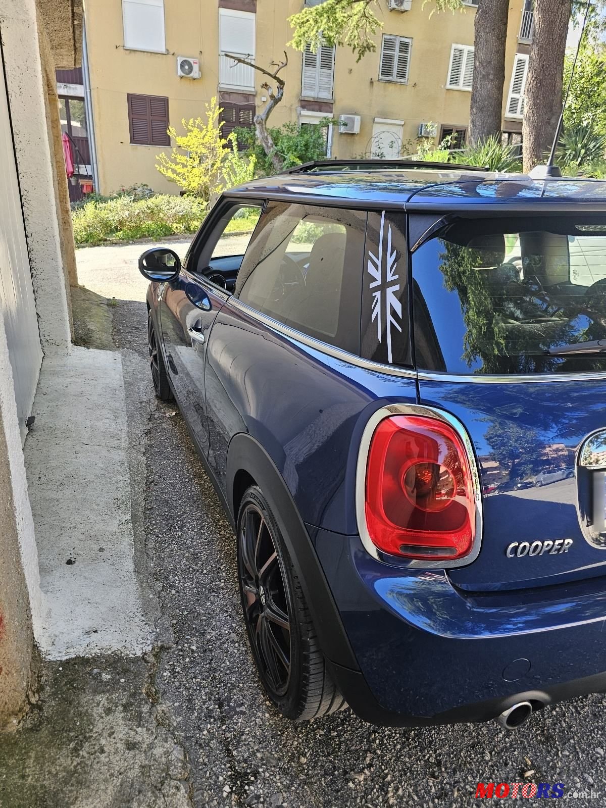 2015' MINI Cooper Cooper D photo #5