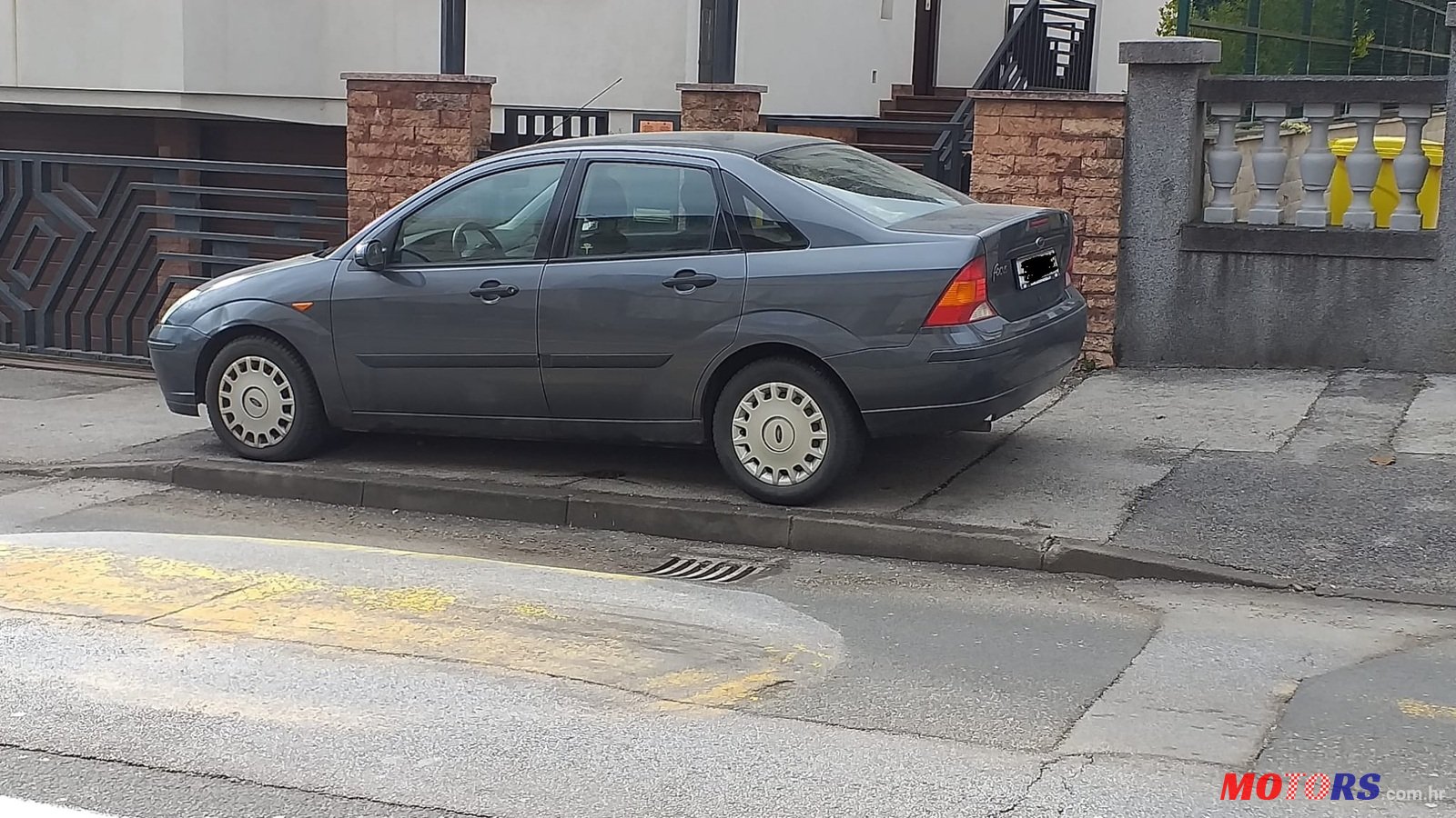 2003' Ford Focus photo #3