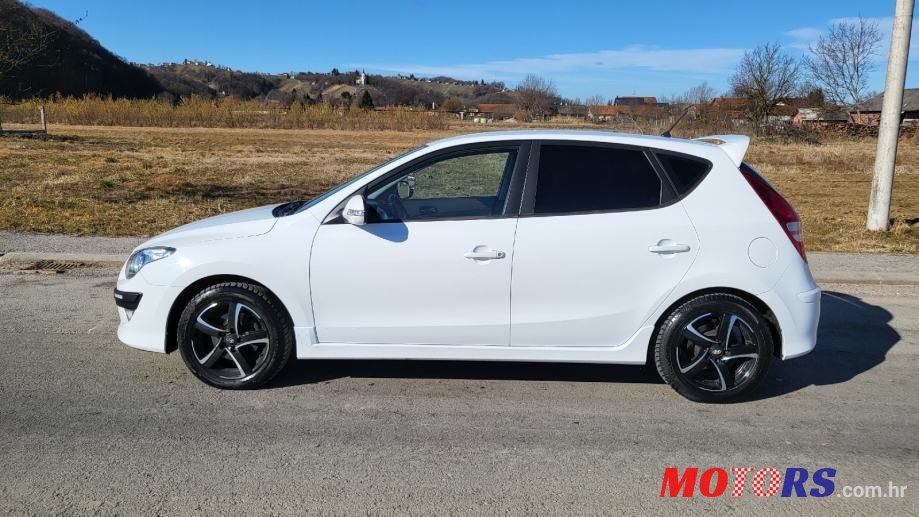 2011' Hyundai i30 photo #4