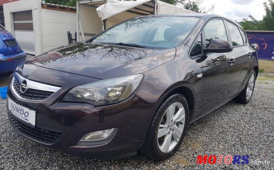 2012' Opel Astra 1,7 Cdti photo #1