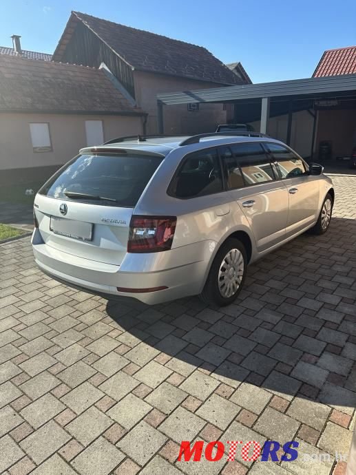 2020' Skoda Octavia Combi photo #4
