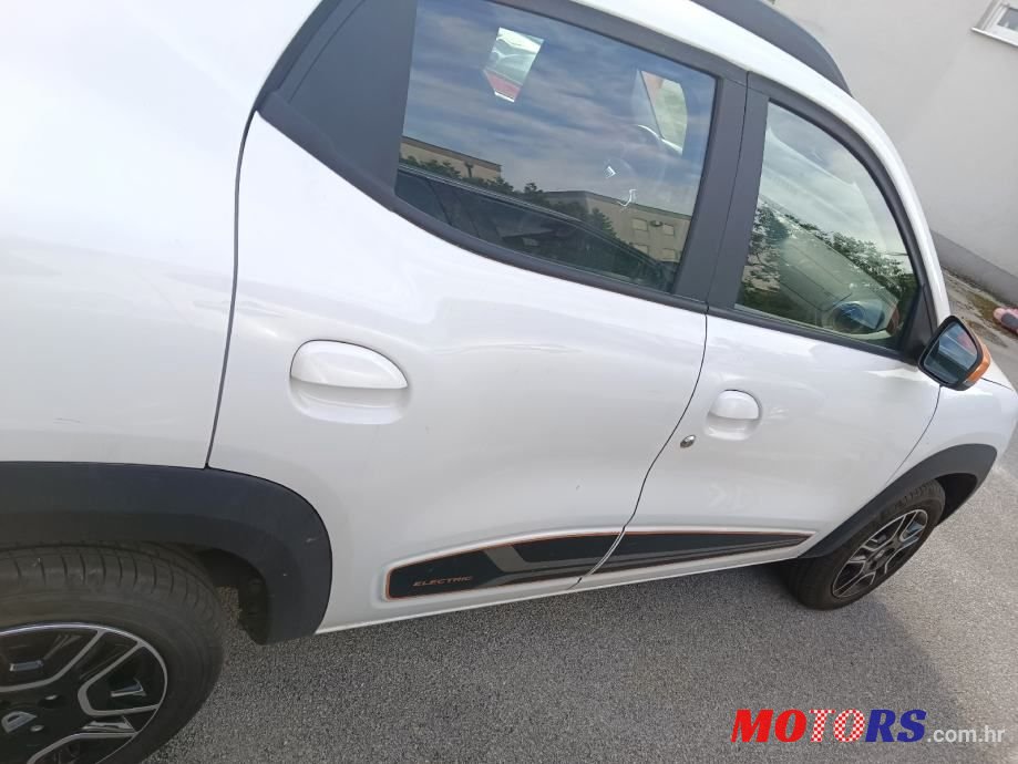 2022' Dacia Spring Confort photo #5