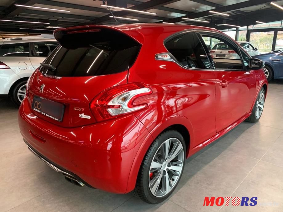 2014' Peugeot 208 photo #6