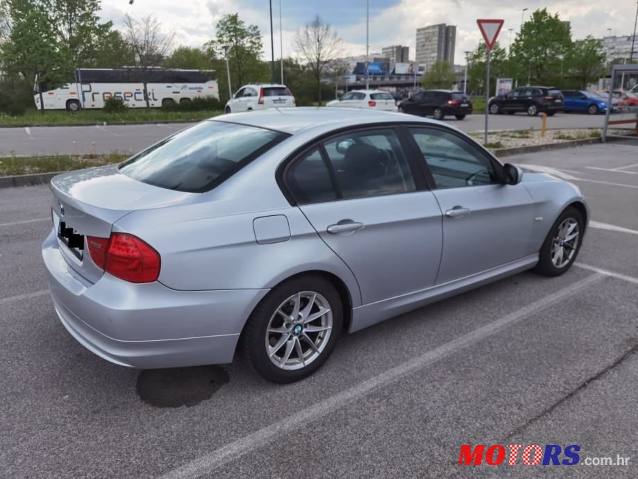 2010' BMW Serija 3 316D photo #3
