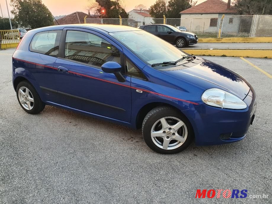 2008' Fiat Grande Punto 1,4 8V photo #2