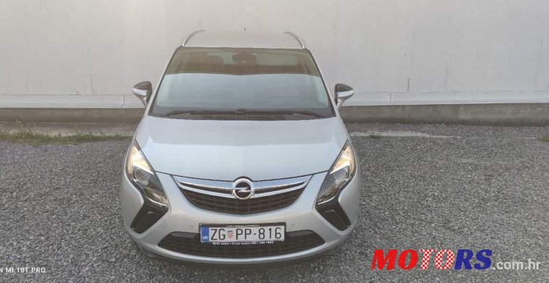 2016' Opel Zafira photo #2