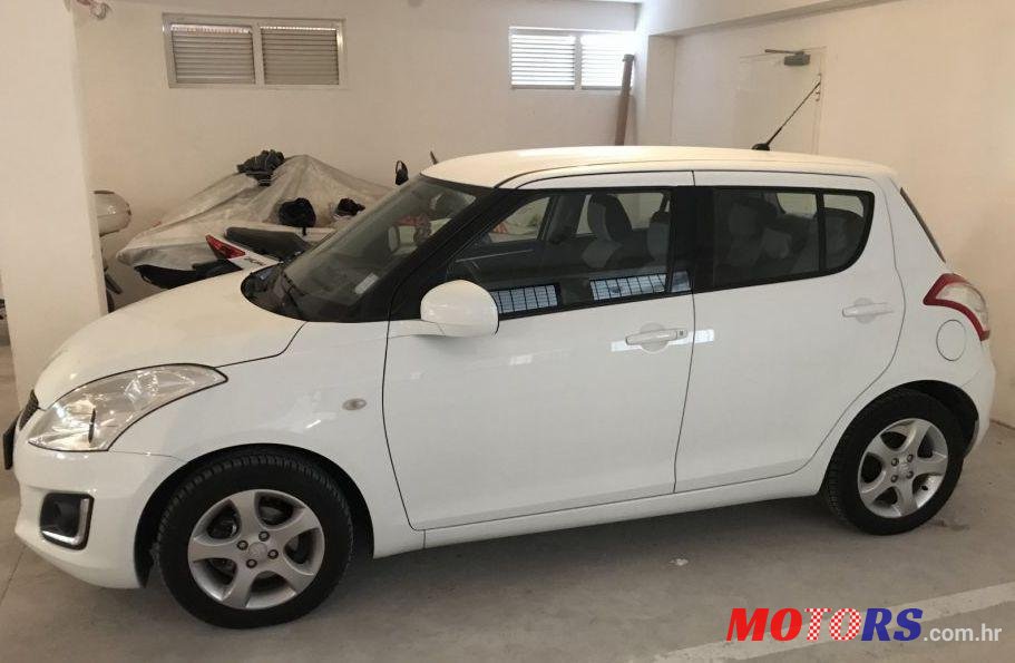 2015' Suzuki Swift 1,2 Glx Ac photo #1