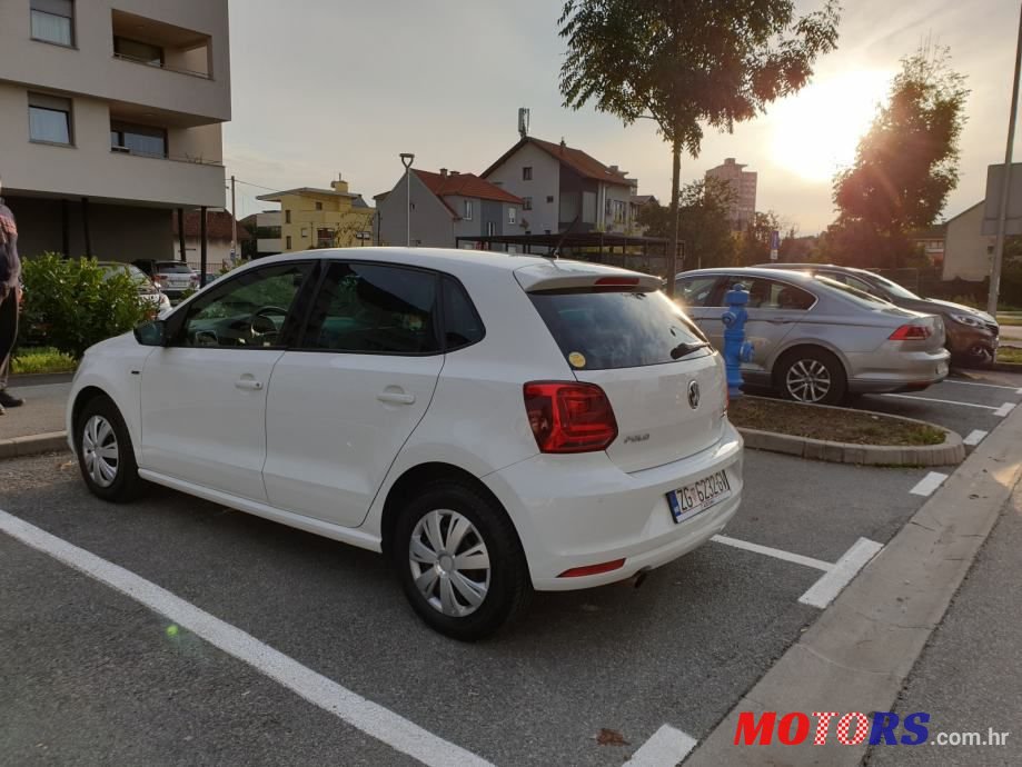 2014' Volkswagen Polo photo #4