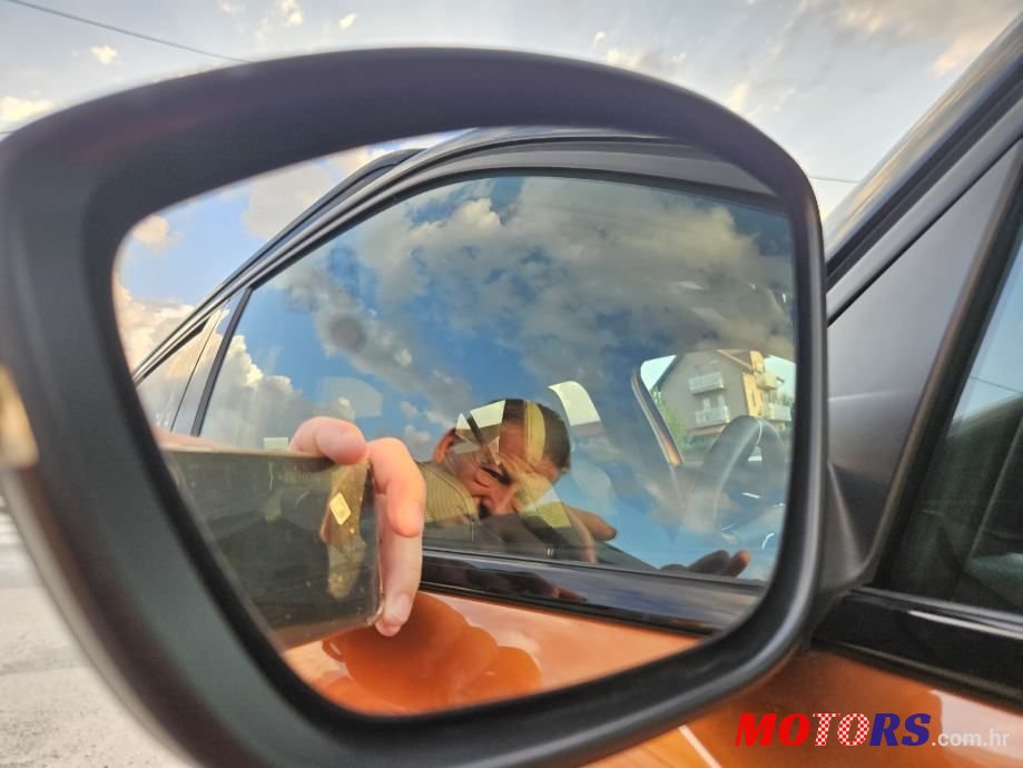 2021' Peugeot 2008 1,5 Bluehdi photo #3