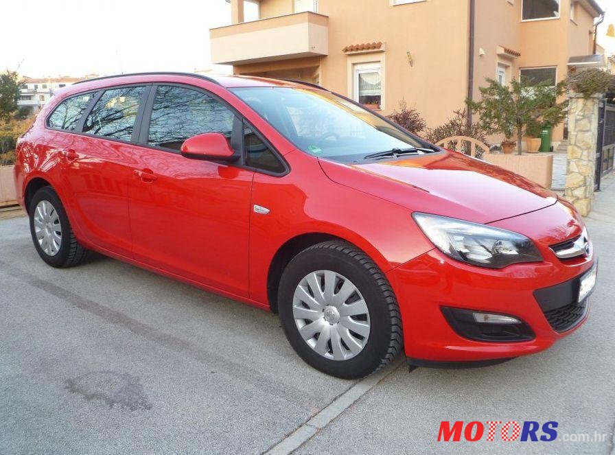 2012' Opel Astra Karavan Sports 1,7 Cdti photo #2