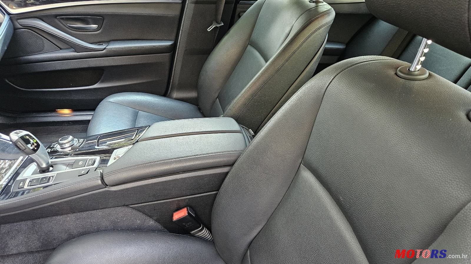 2016' BMW Serija 5 520D photo #6