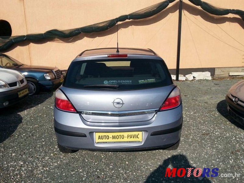 2004' Opel Astra 1,7 Cdti photo #1