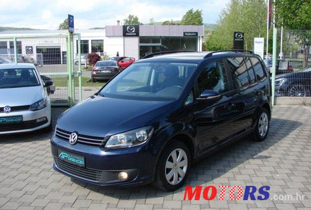 2013' Volkswagen Touran photo #2