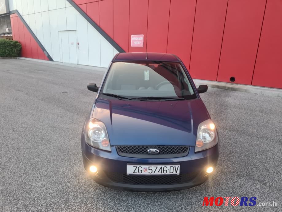 2009' Ford Fiesta photo #2