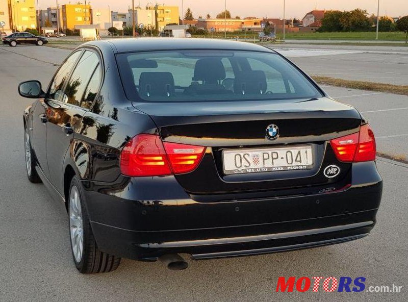 2010' BMW 3 Series 316D photo #1