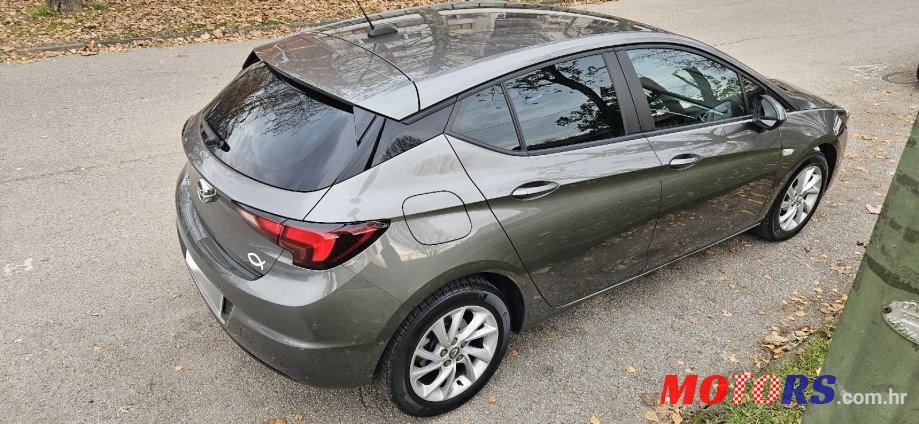 2020' Opel Astra 1,5 D photo #2