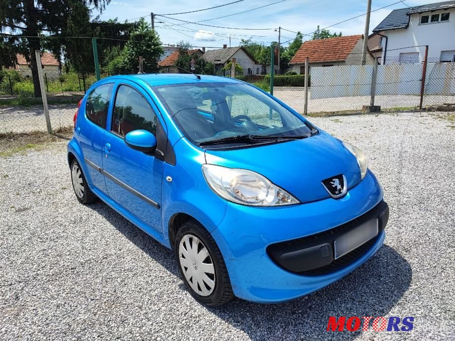 2008' Peugeot 107 1,0 photo #3