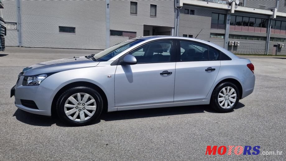 2010' Chevrolet Cruze 1,6 photo #2