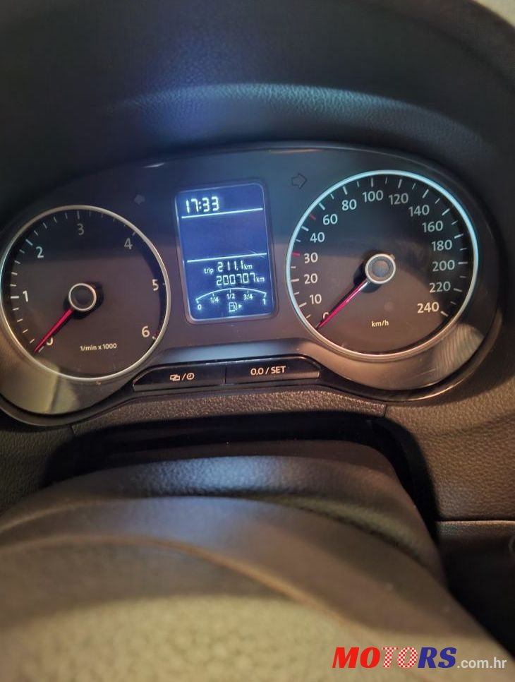 2013' Volkswagen Polo 1,6 Tdi photo #2