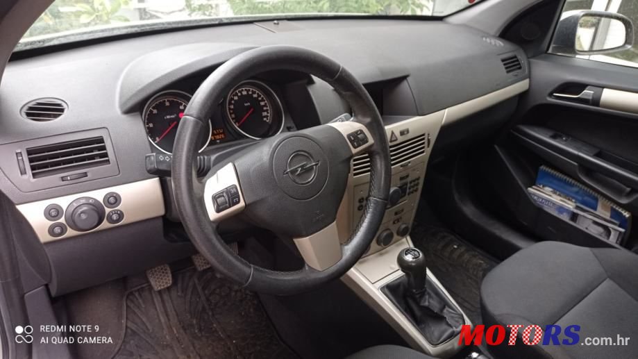 2007' Opel Astra Karavan photo #6