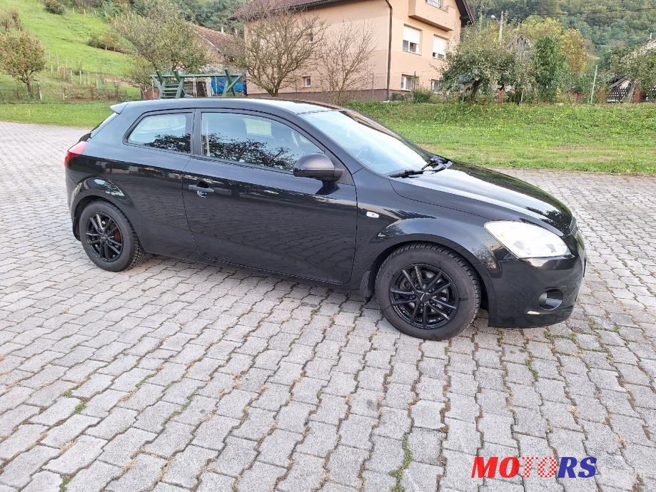 2009' Kia Ceed 1,6 Crdi Ex photo #6