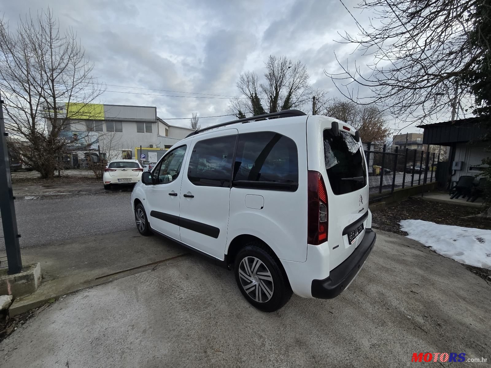 2015' Citroen Berlingo Bluehdi photo #6