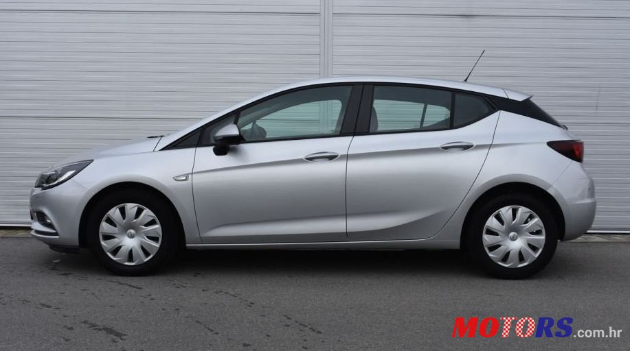 2017' Opel Astra 1.6 Cdti photo #1