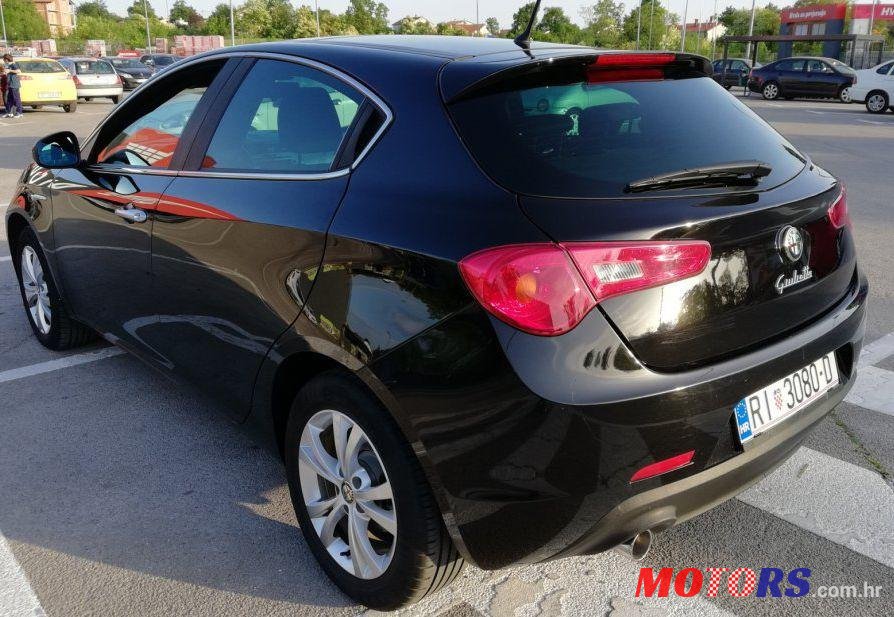 2011' Alfa Romeo Giulietta 1,6 D. N. A photo #2