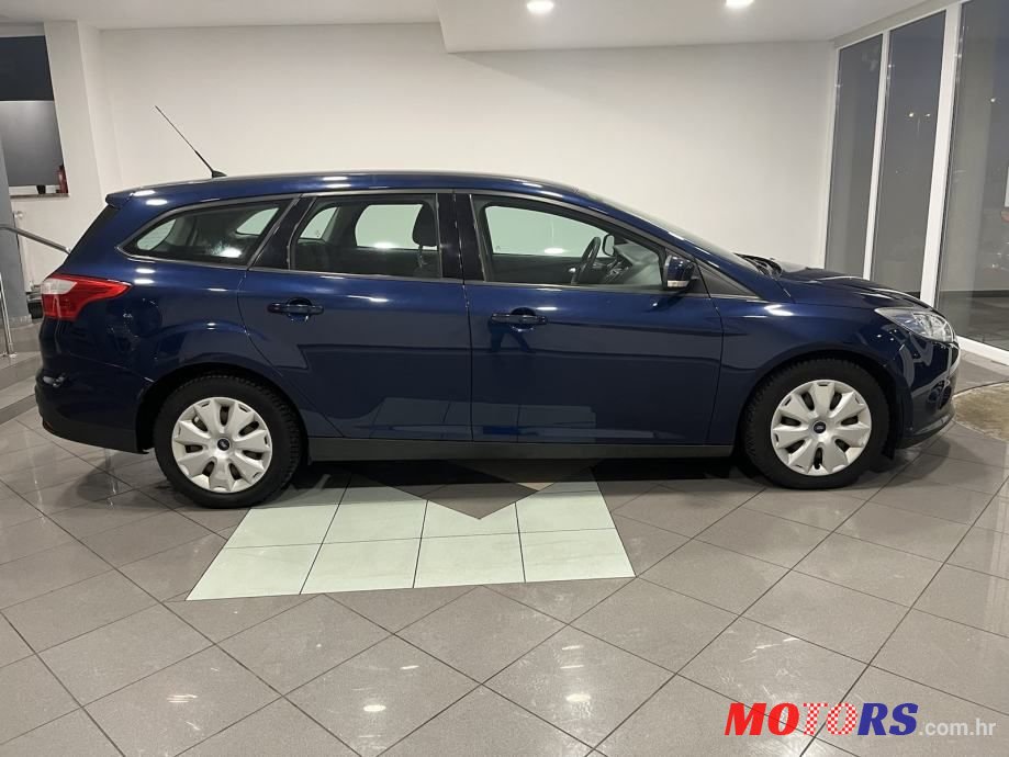 2012' Ford Focus Karavan photo #4