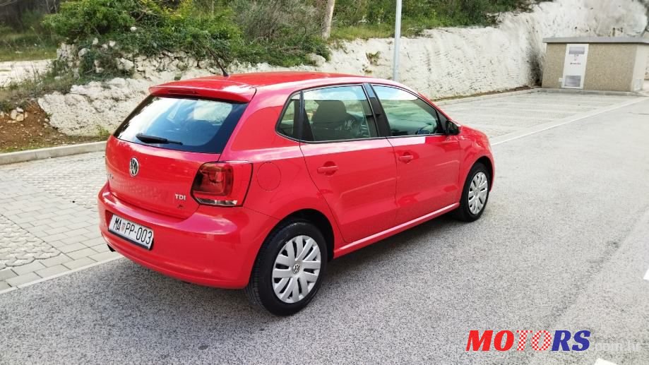 2014' Volkswagen Polo photo #4