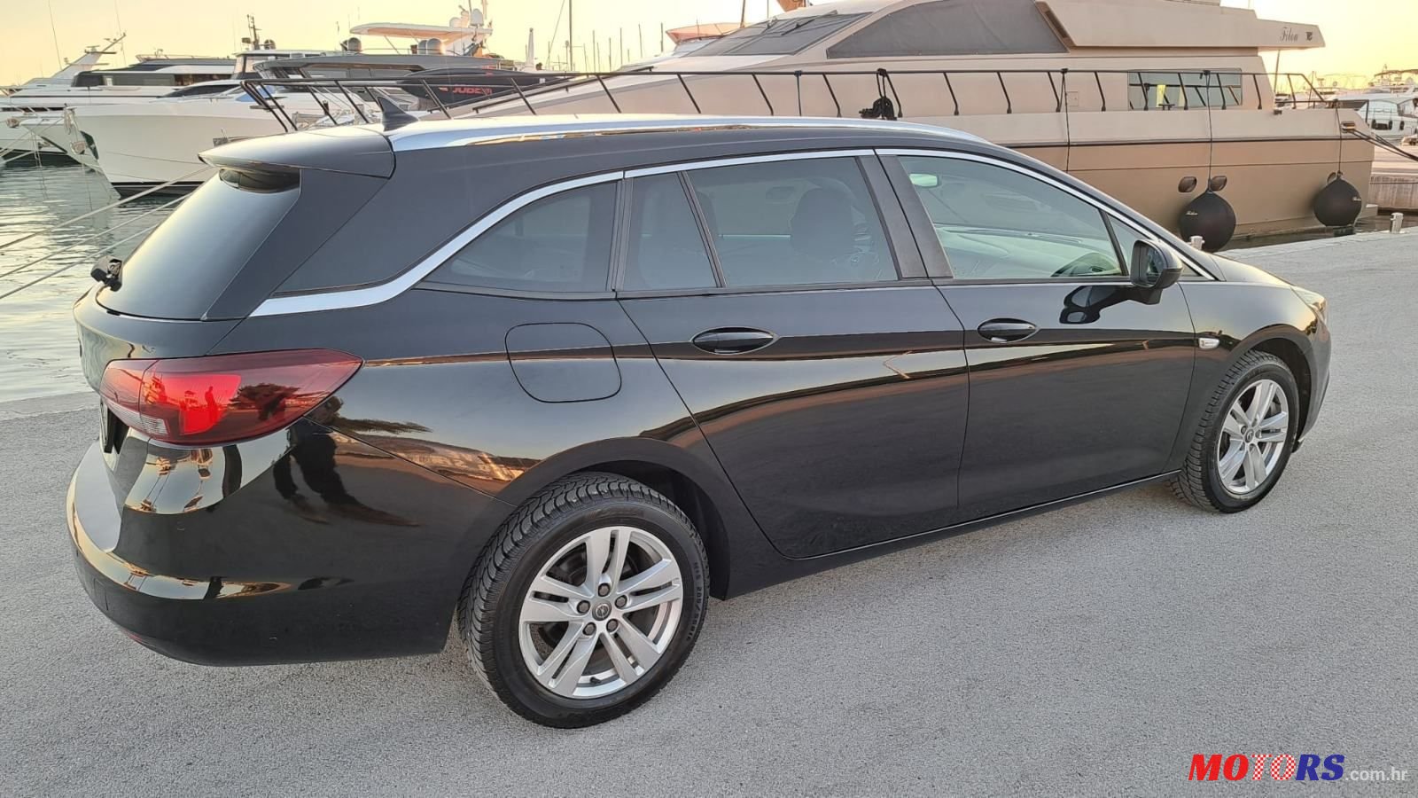 2018' Opel Astra 1.4 T photo #5