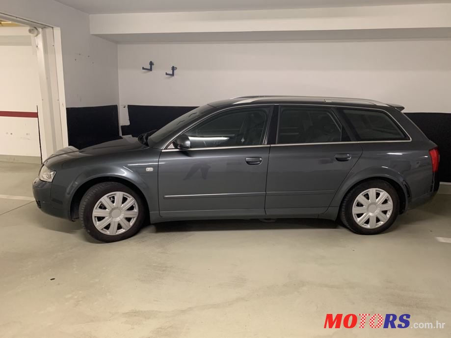 2003' Audi A4 Avant photo #2