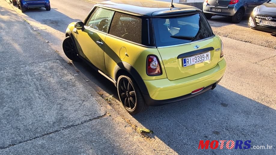 2010' MINI Cooper photo #3