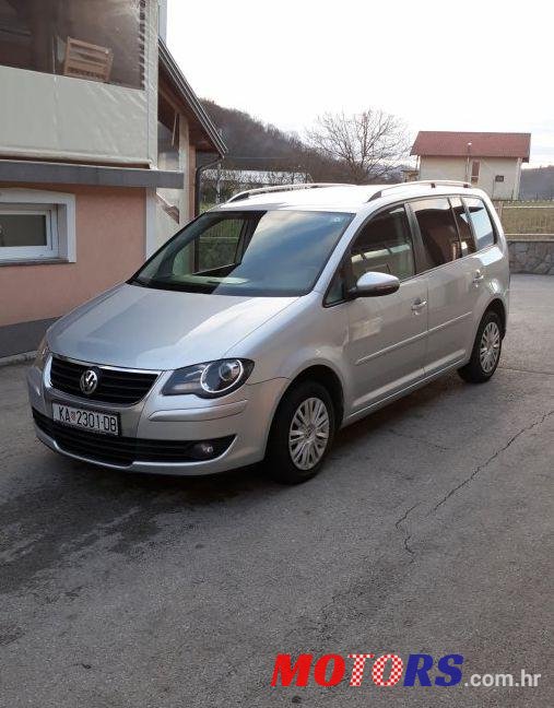 2010' Volkswagen Touran 1,9 Tdi photo #1