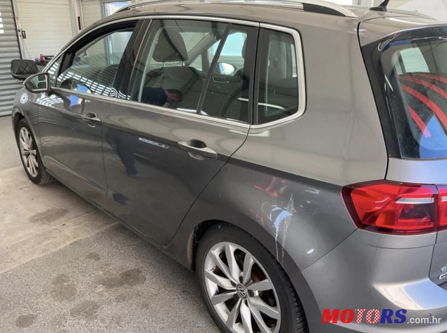 2015' Volkswagen Golf Sportsvan photo #3