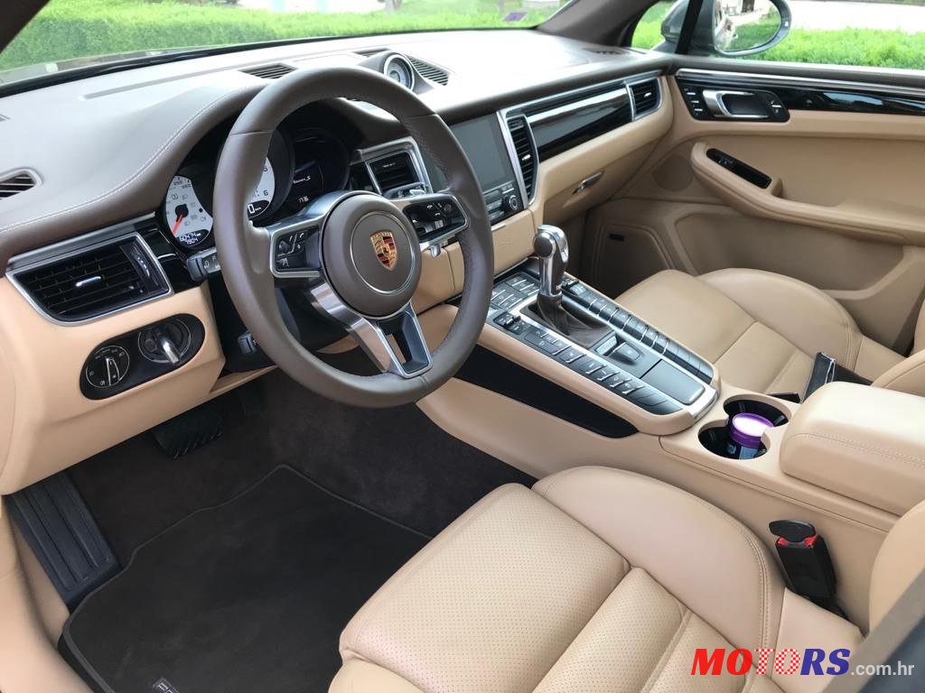 2017' Porsche Macan photo #3